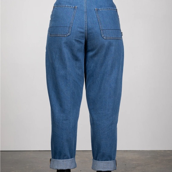 NEW: Finisterre Women's Yarrel Jeans (26R UK size/US 25) Washed Retro Indigo - Picture 3 of 16